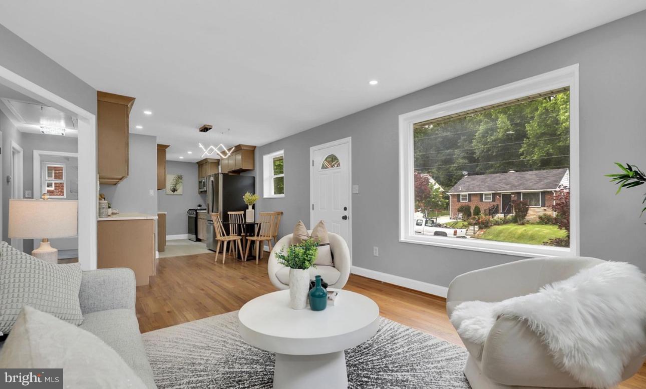 ADELPHI HILLS - Residential Lease