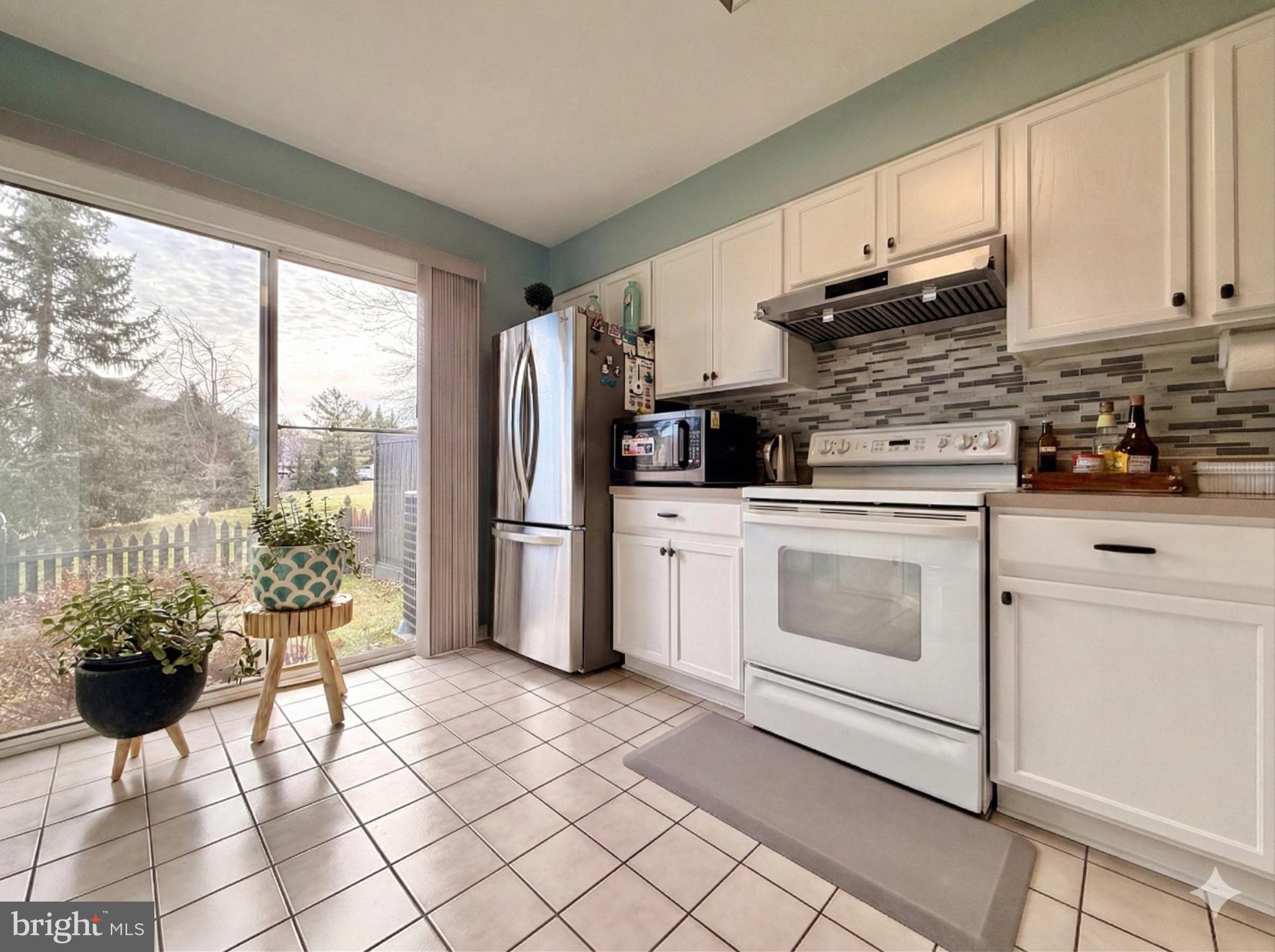 WELLINGTON TRACE - Residential