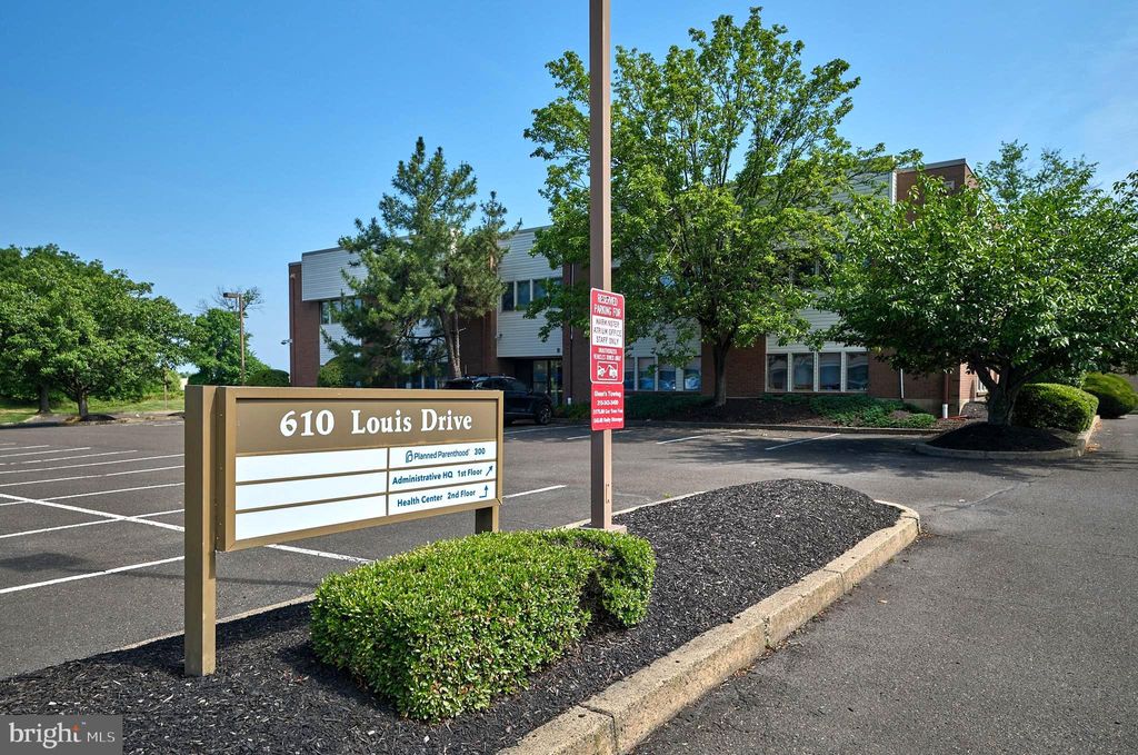 Photo of 610 Louis Drive, WARMINSTER, PA 18974 (MLS # PABU2095512)