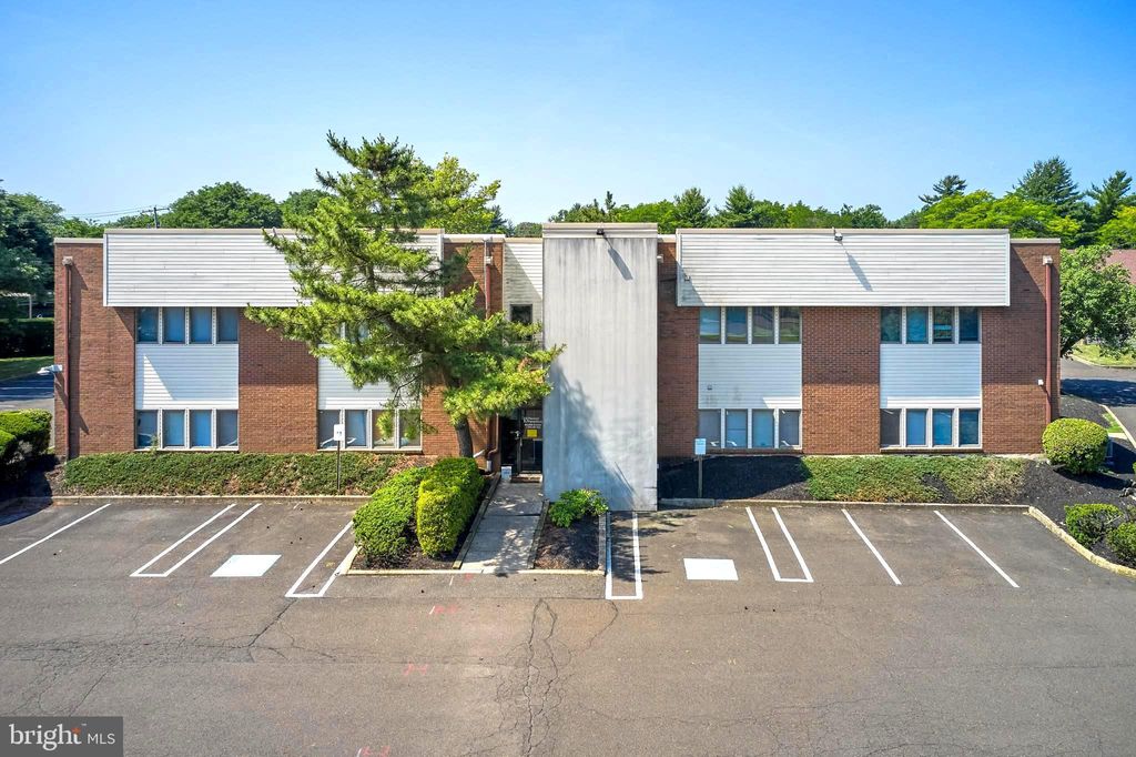 Photo of 610 Louis Drive, WARMINSTER, PA 18974 (MLS # PABU2095512)