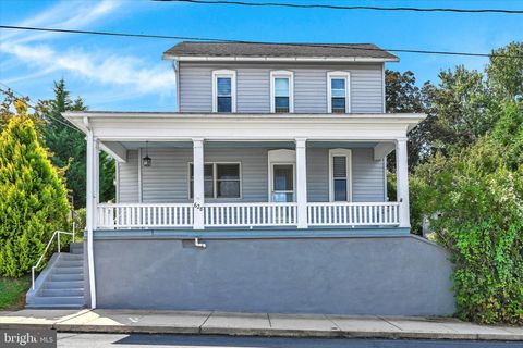 Photo of 628 Fulton Street, AKRON, PA 17501 (MLS # PALA2076206)