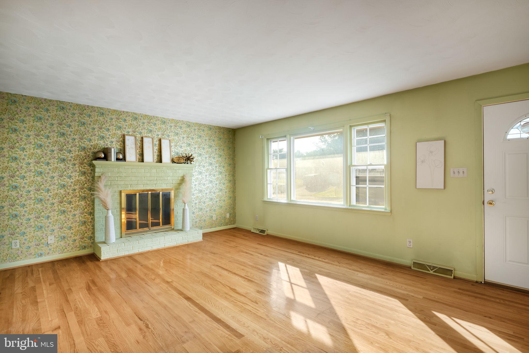 ROLLING FIELDS - Residential