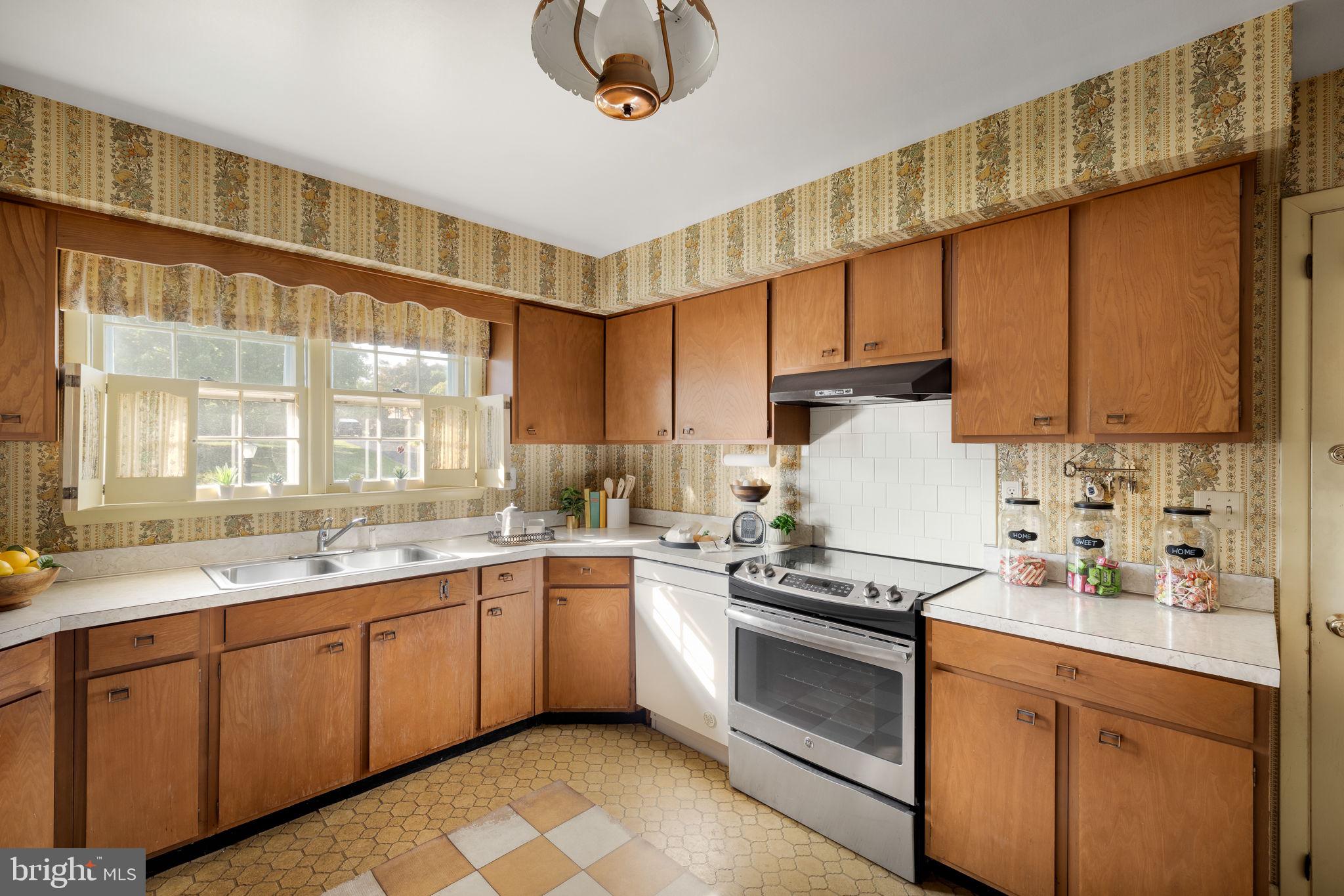 ROLLING FIELDS - Residential