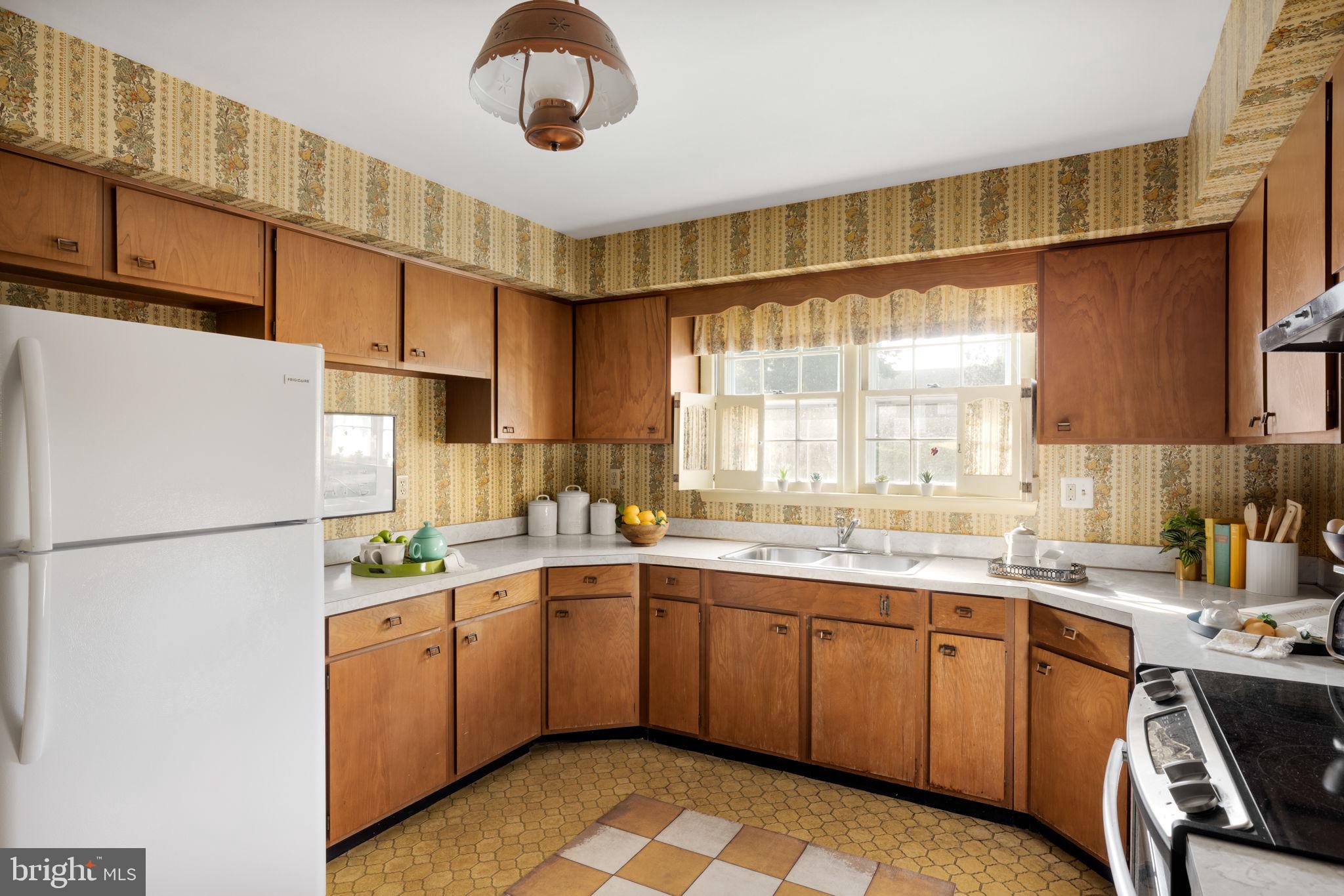 ROLLING FIELDS - Residential