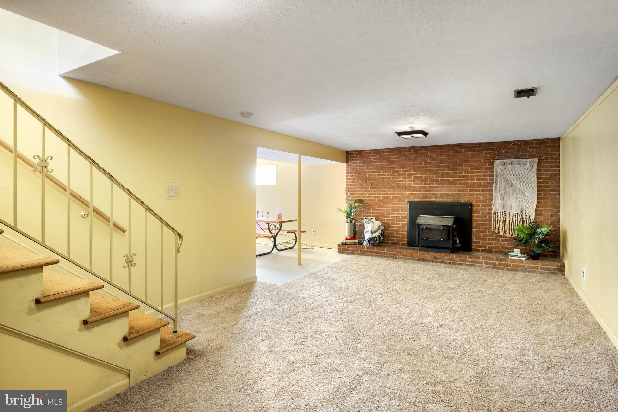 ROLLING FIELDS - Residential