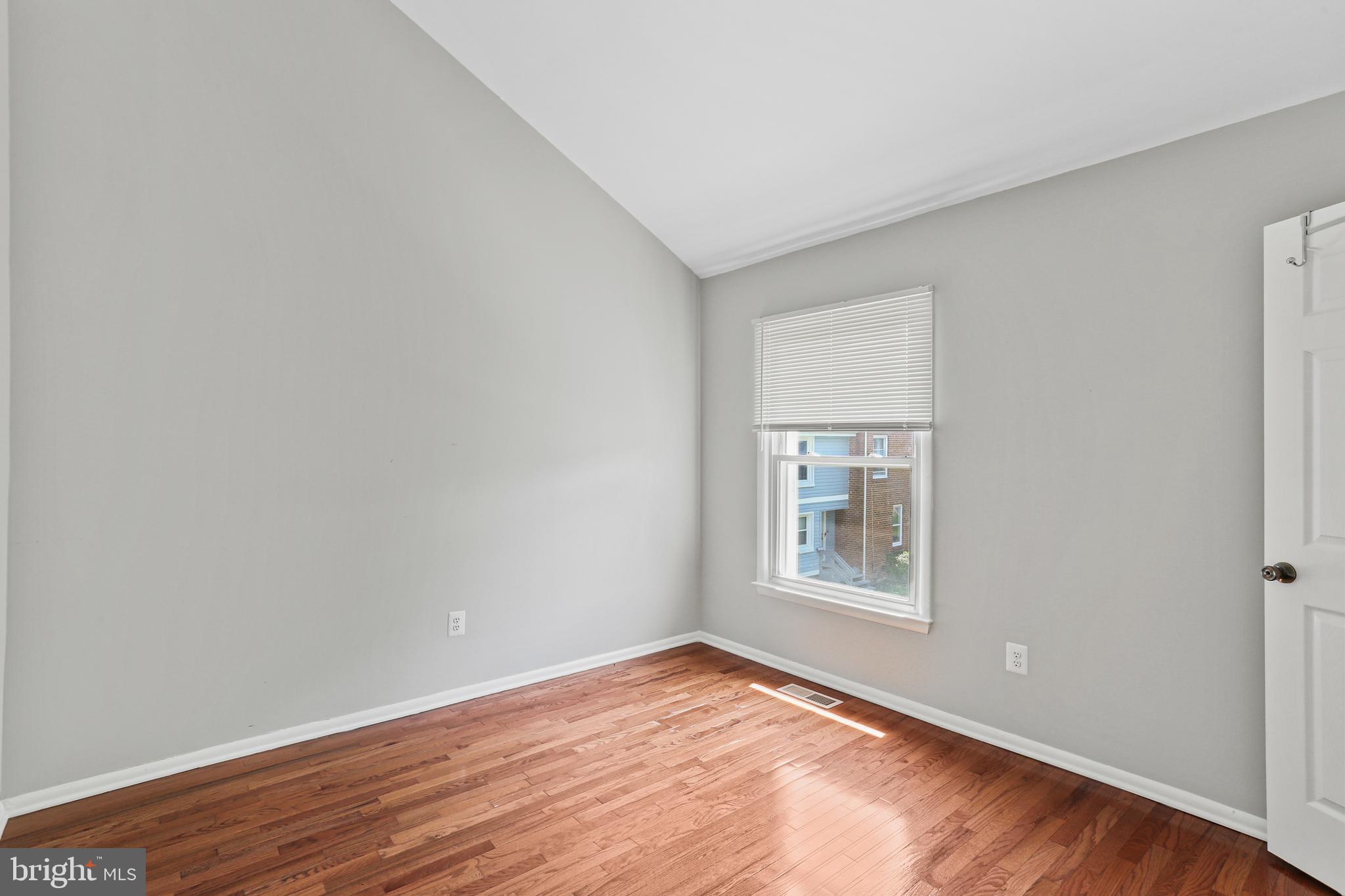 CANTERBURY RIDING - Residential Lease