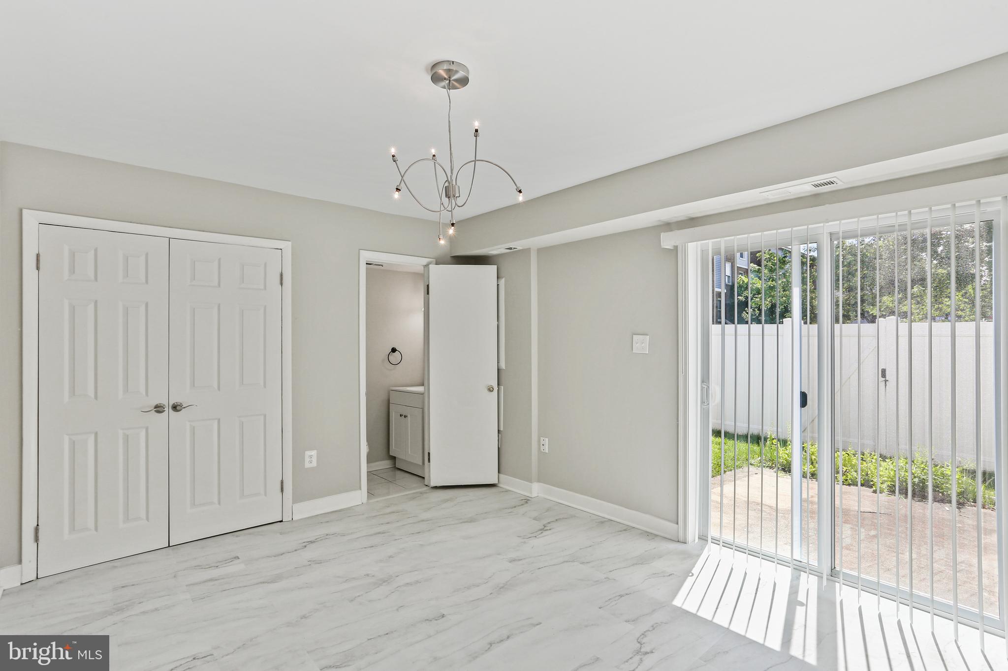 CANTERBURY RIDING - Residential Lease