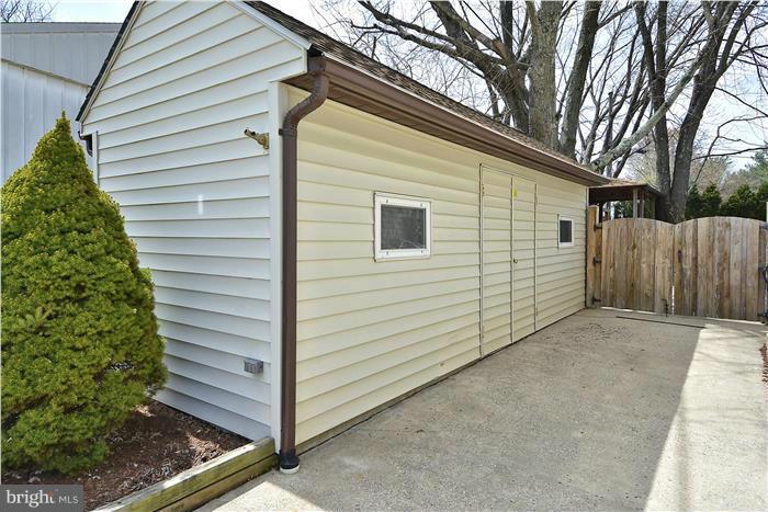 SUBURBIA - Residential