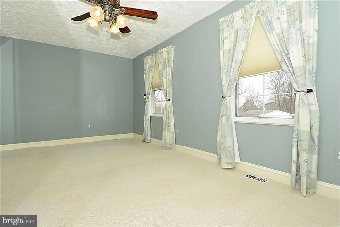 SUBURBIA - Residential