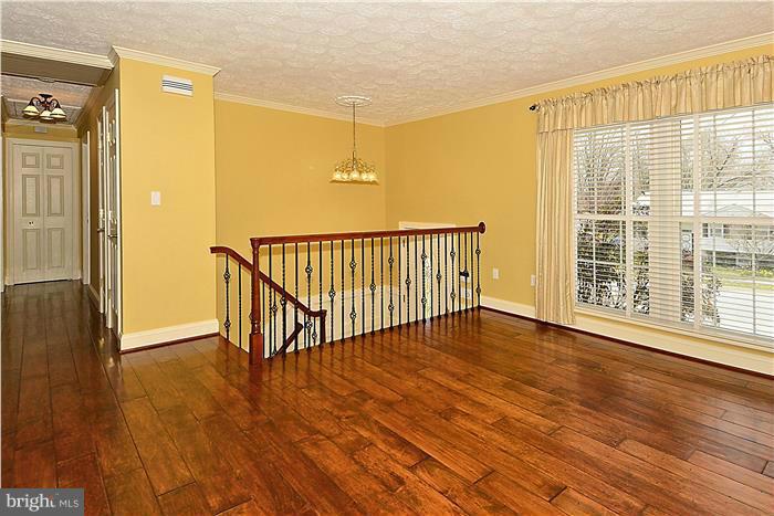 SUBURBIA - Residential