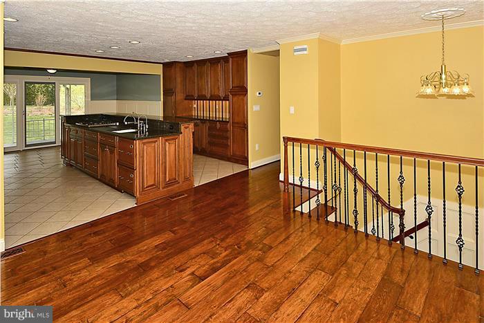 SUBURBIA - Residential