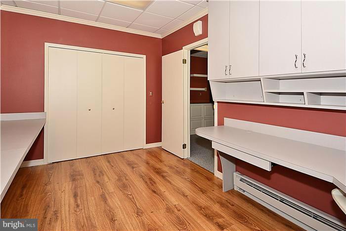 SUBURBIA - Residential