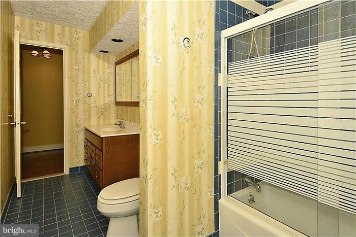 SUBURBIA - Residential