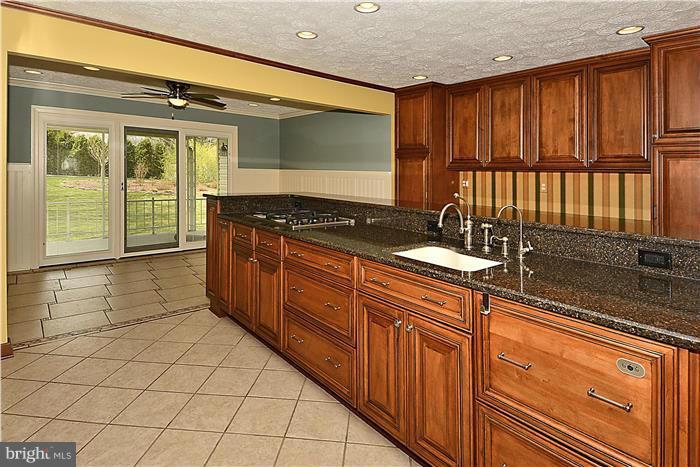 SUBURBIA - Residential