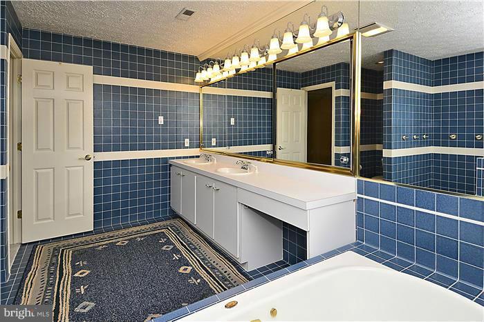 SUBURBIA - Residential