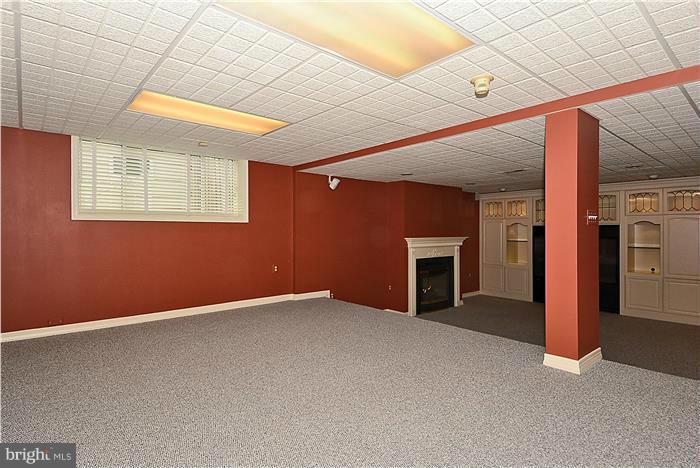 SUBURBIA - Residential