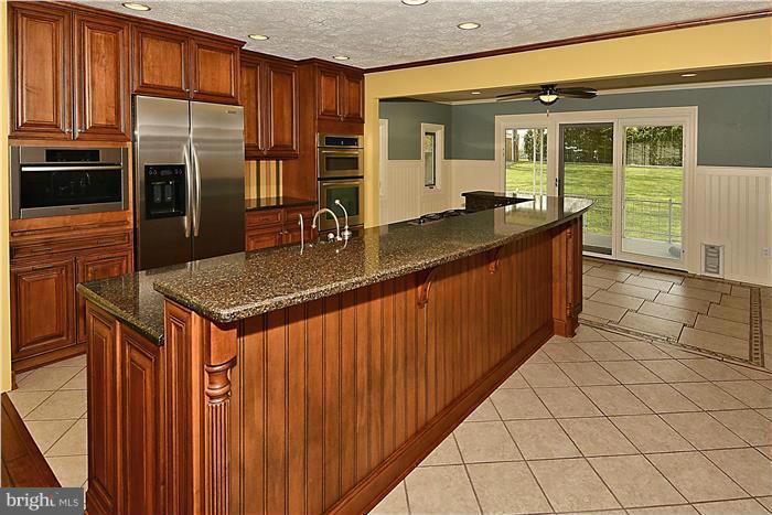 SUBURBIA - Residential