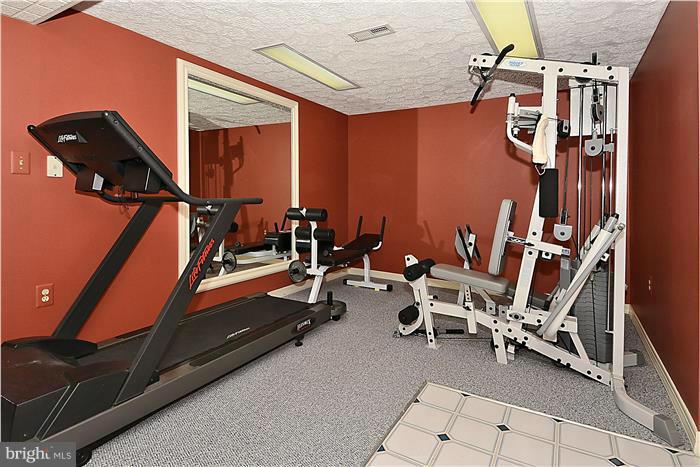 SUBURBIA - Residential