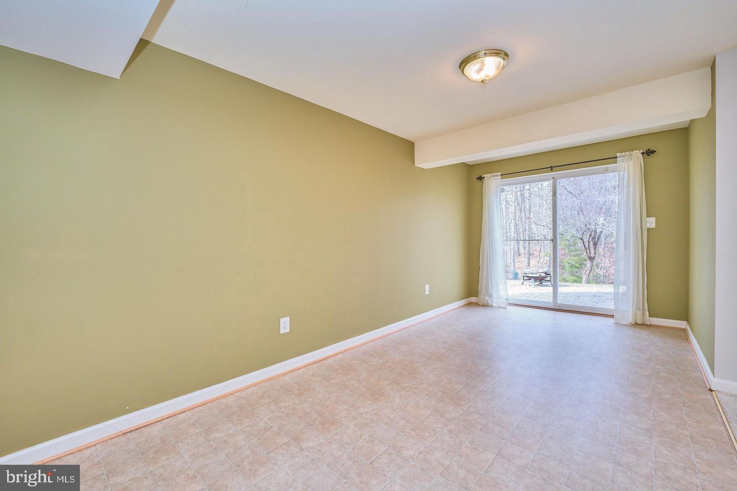 BLOOMS CROSSING - Residential Lease