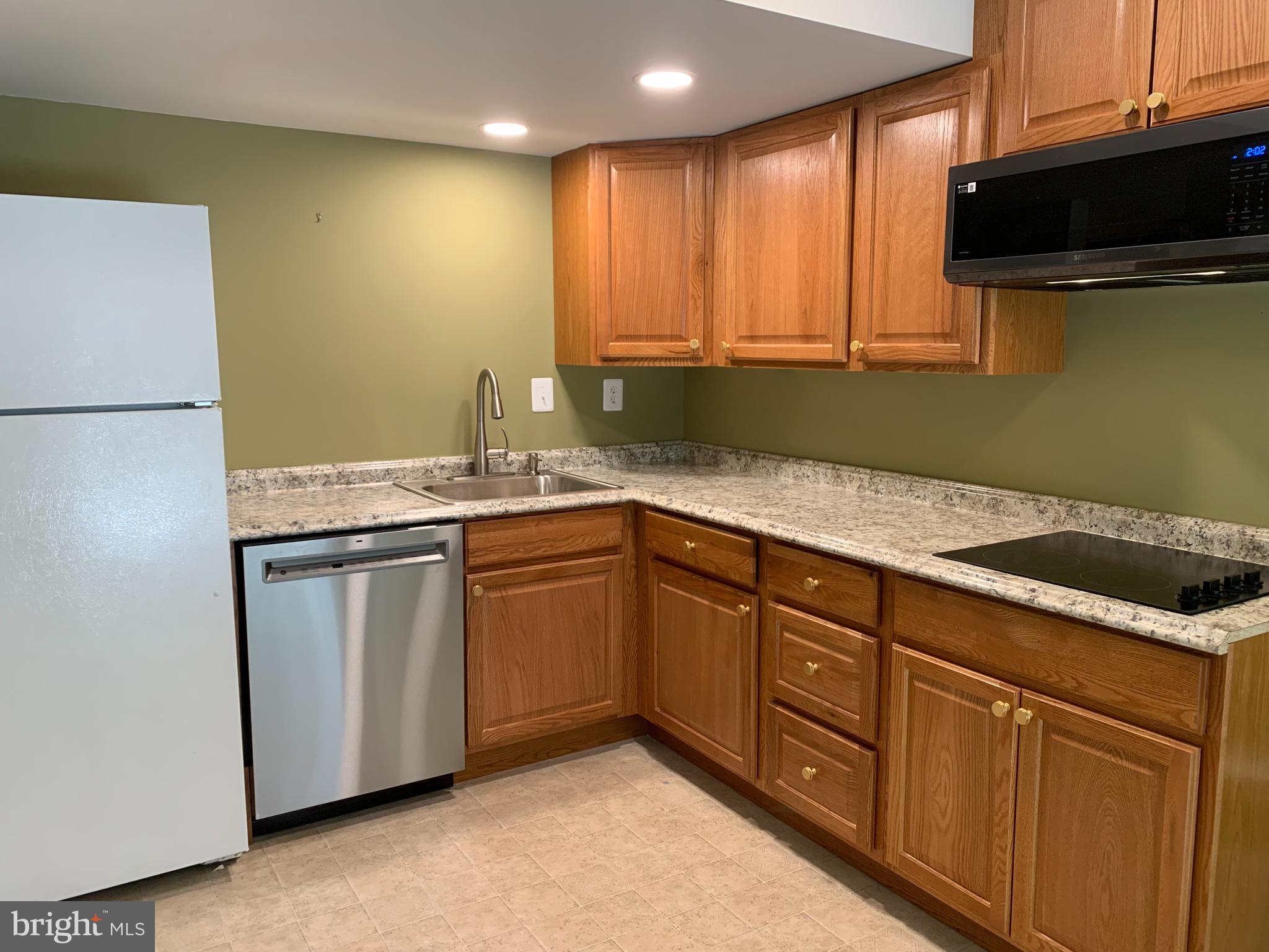 BLOOMS CROSSING - Residential Lease