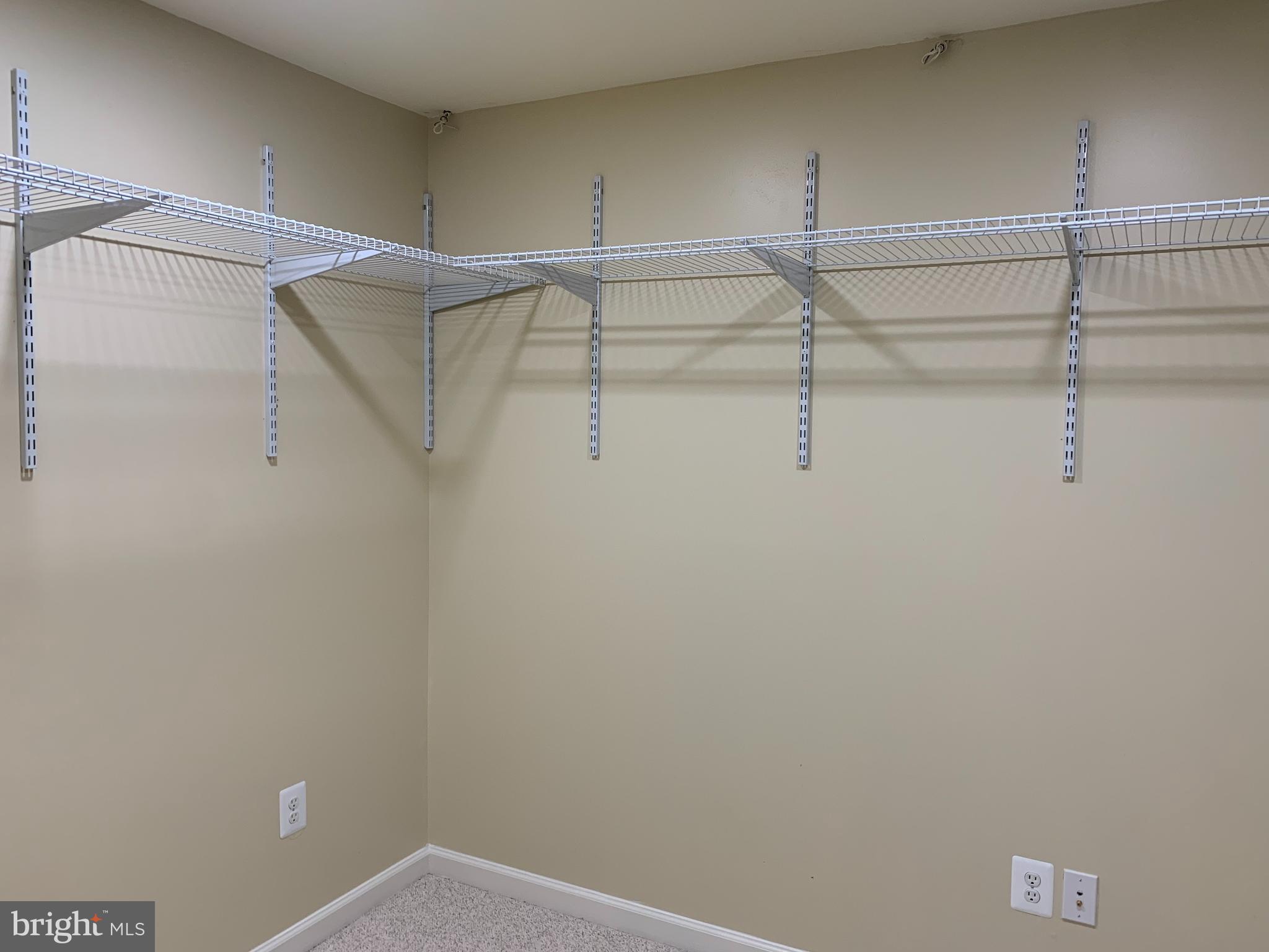 BLOOMS CROSSING - Residential Lease