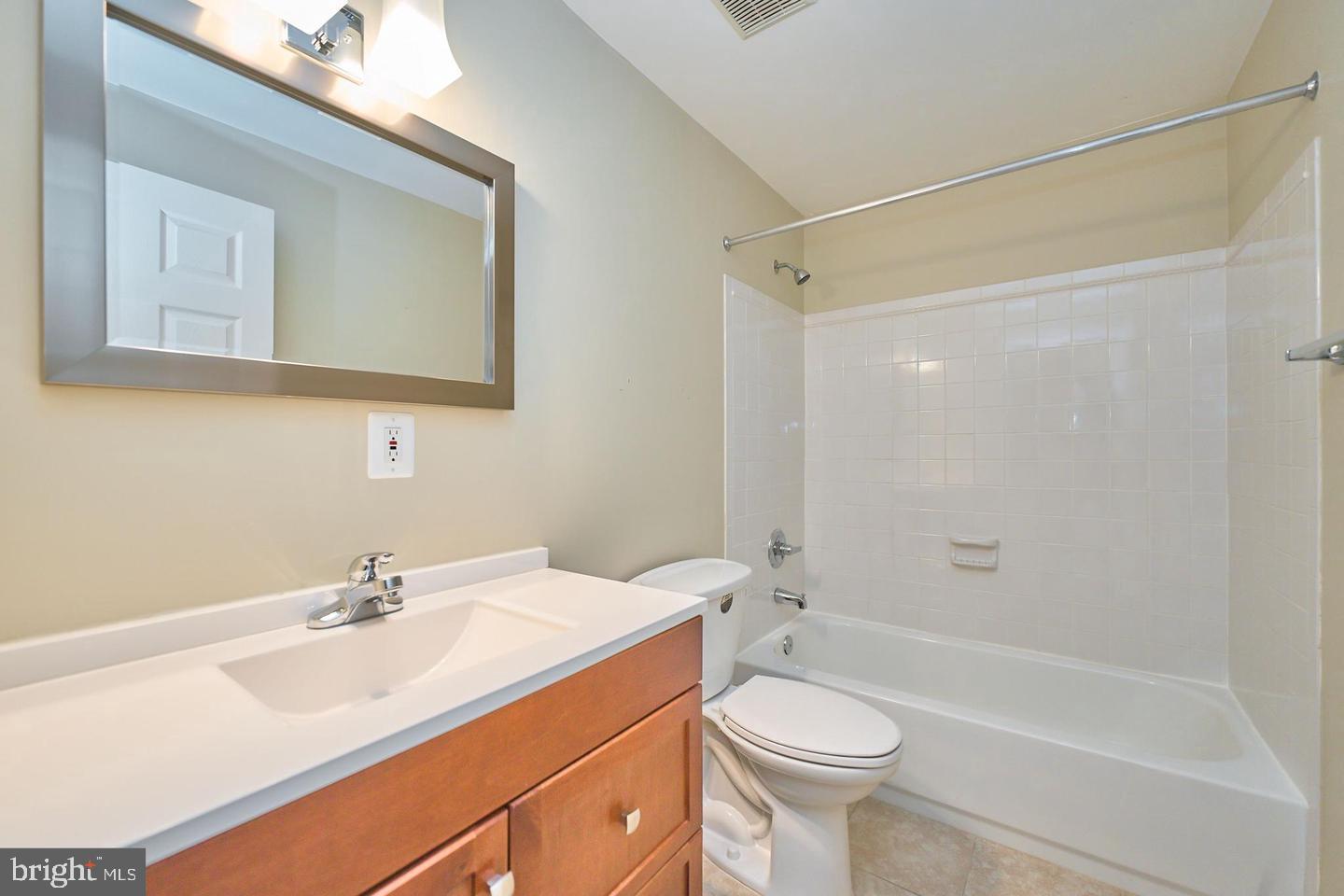 BLOOMS CROSSING - Residential Lease