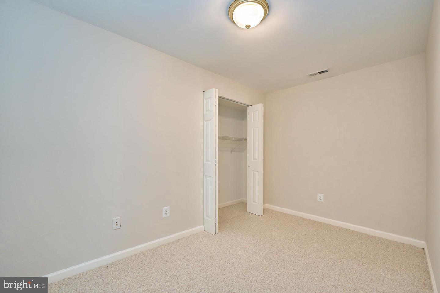 BLOOMS CROSSING - Residential Lease