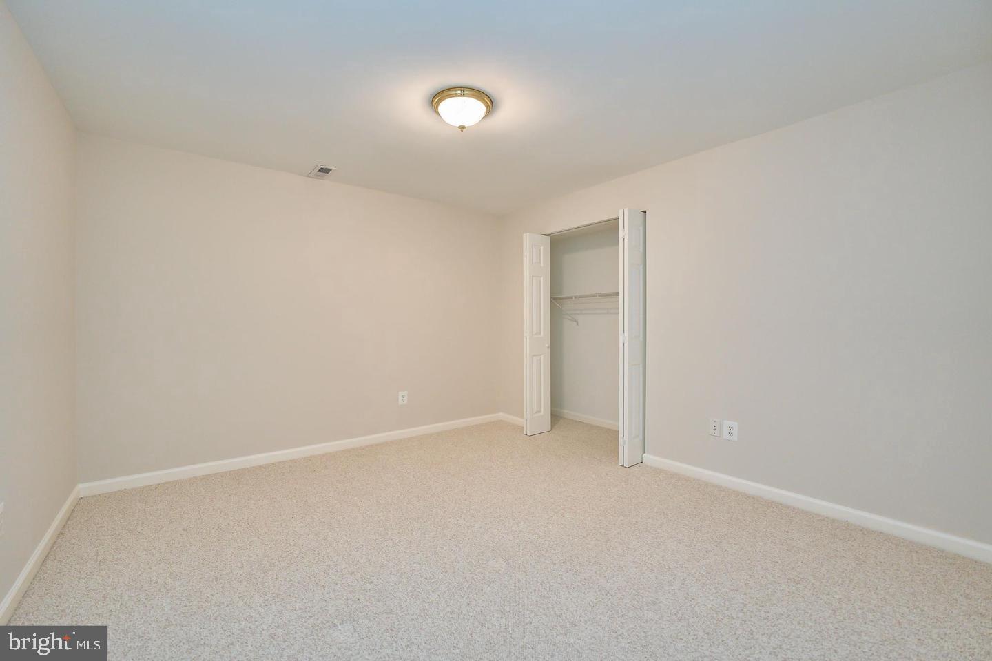 BLOOMS CROSSING - Residential Lease