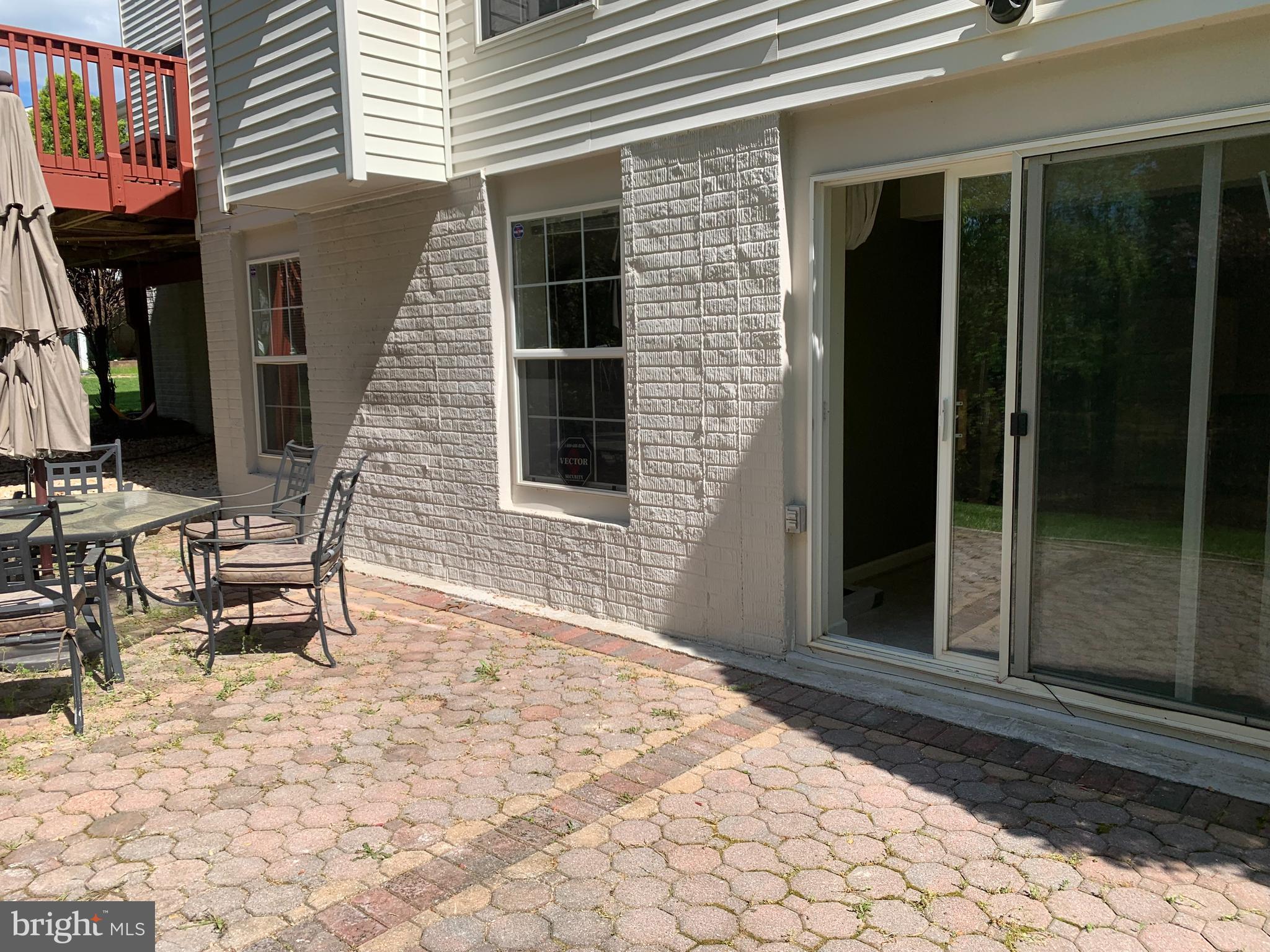 BLOOMS CROSSING - Residential Lease