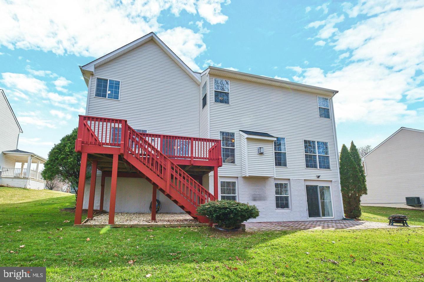 BLOOMS CROSSING - Residential Lease