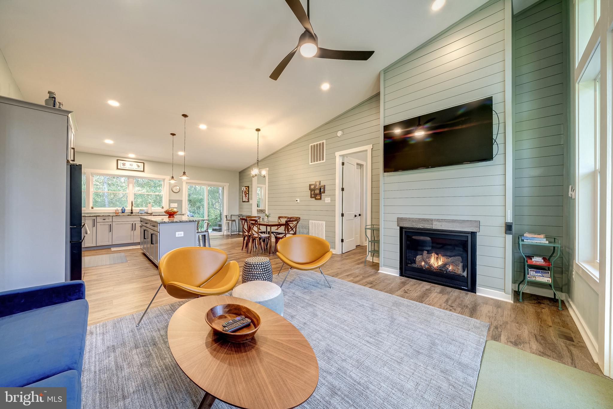 CEDAR POINT EAST - Residential