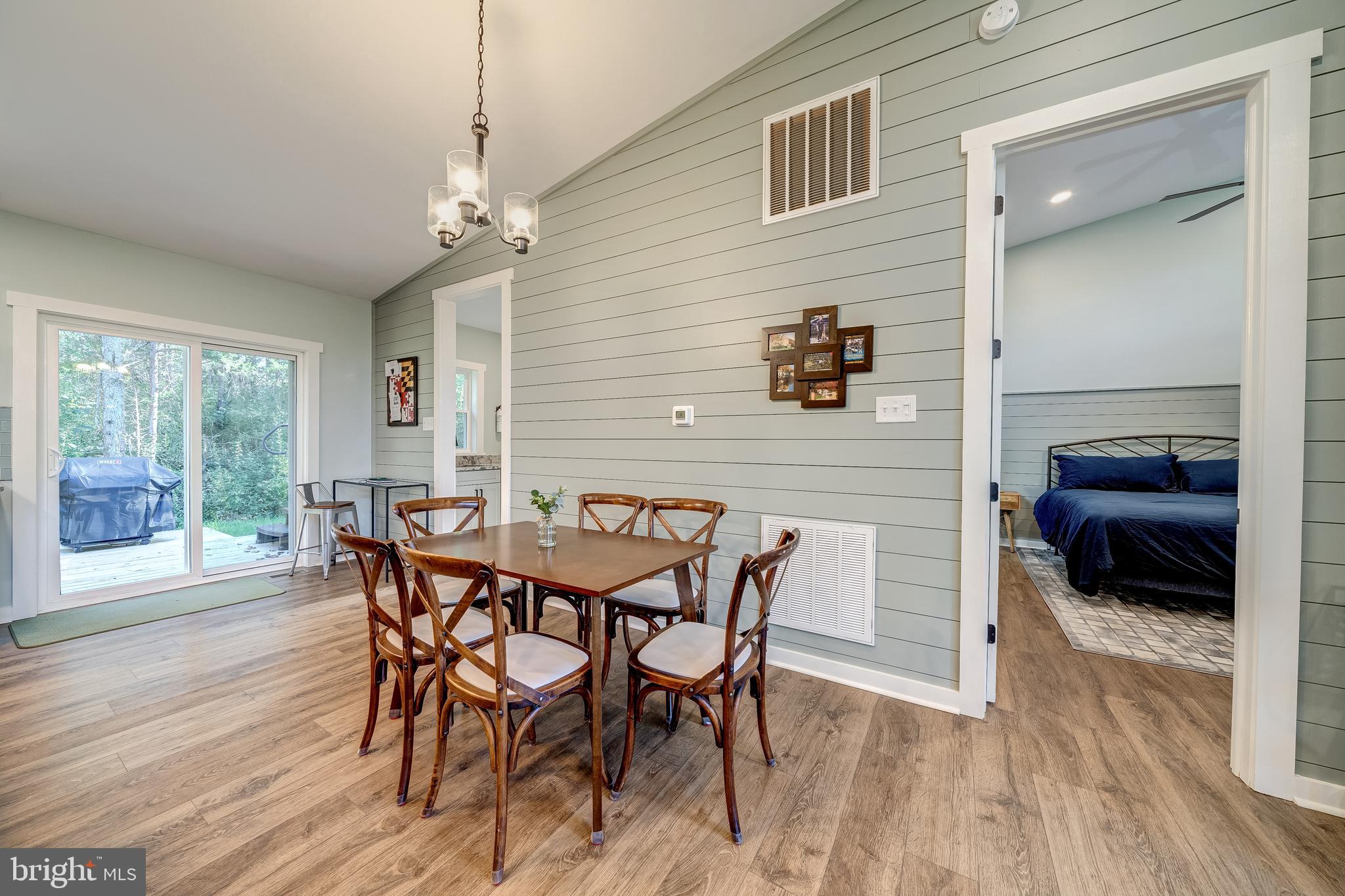 CEDAR POINT EAST - Residential