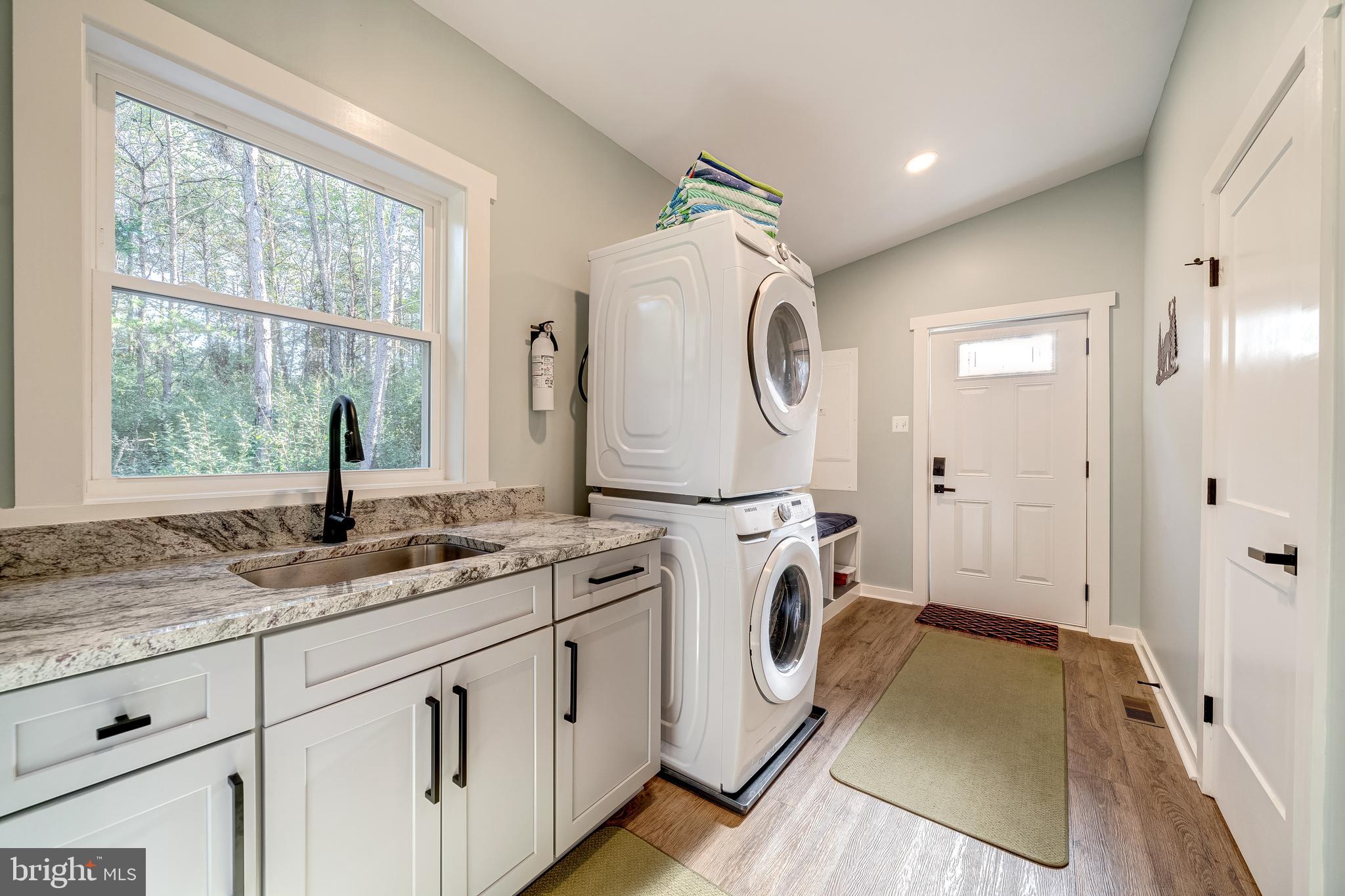 CEDAR POINT EAST - Residential