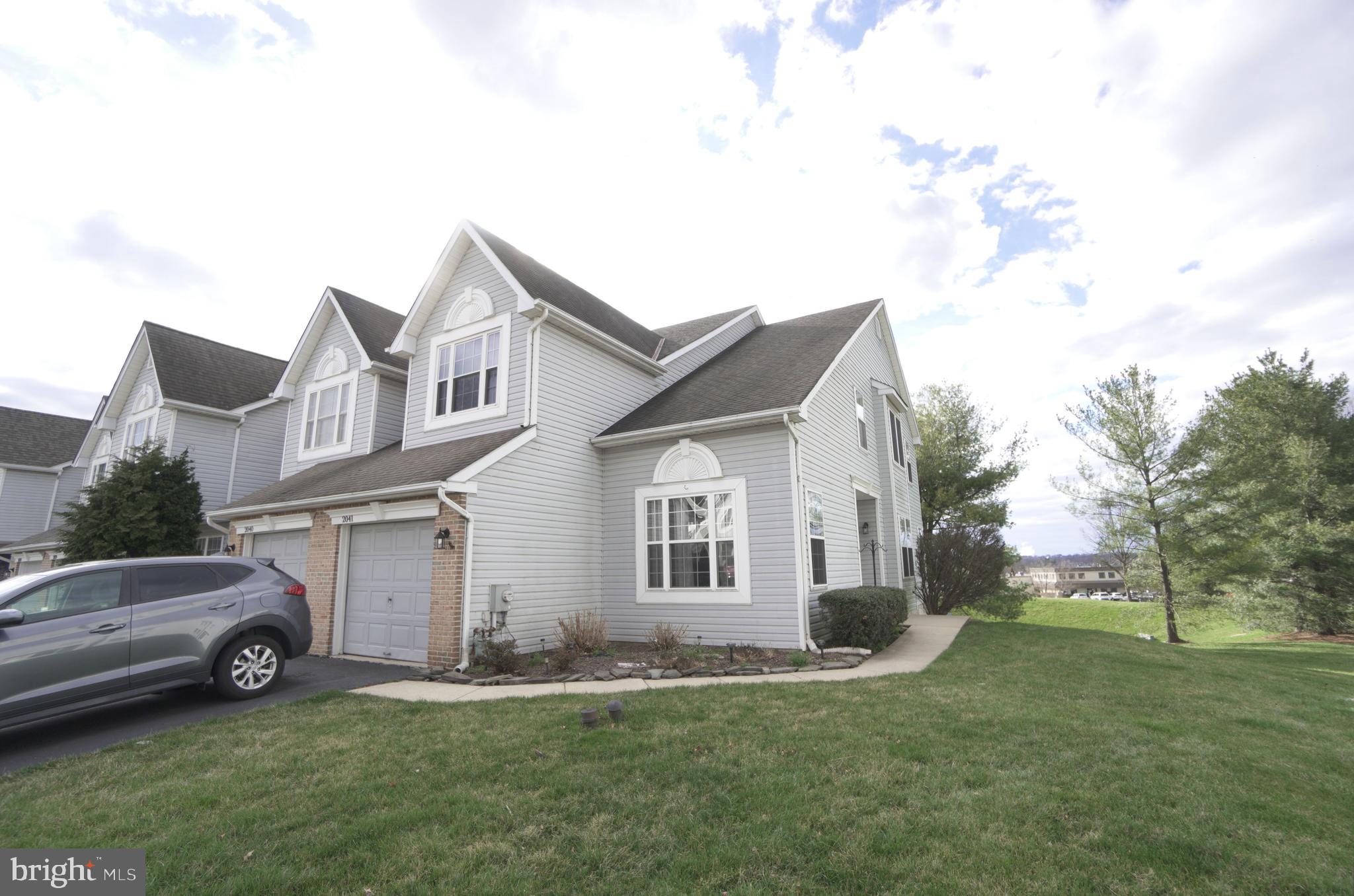 2041 GREENES WAY CIRCLE