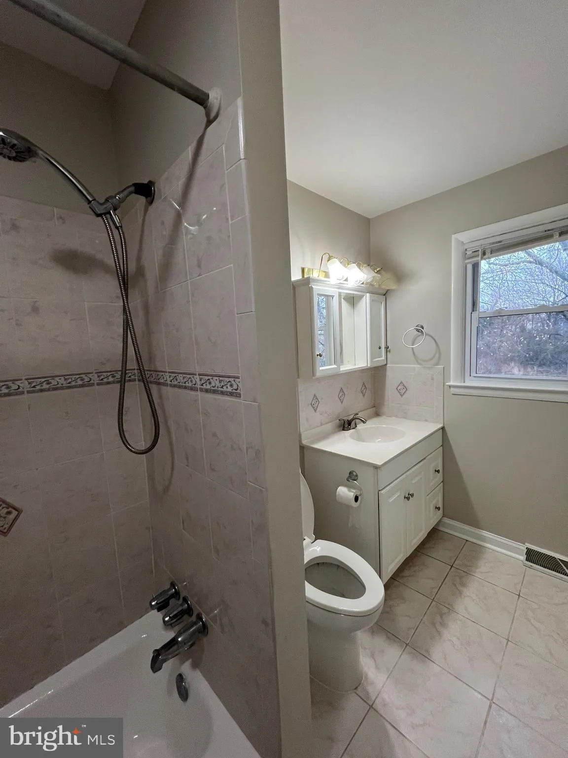 Glassboro, New Jersey 08028, United States, 4 Bedrooms Bedrooms, ,2 BathroomsBathrooms,Residential,Active,25368