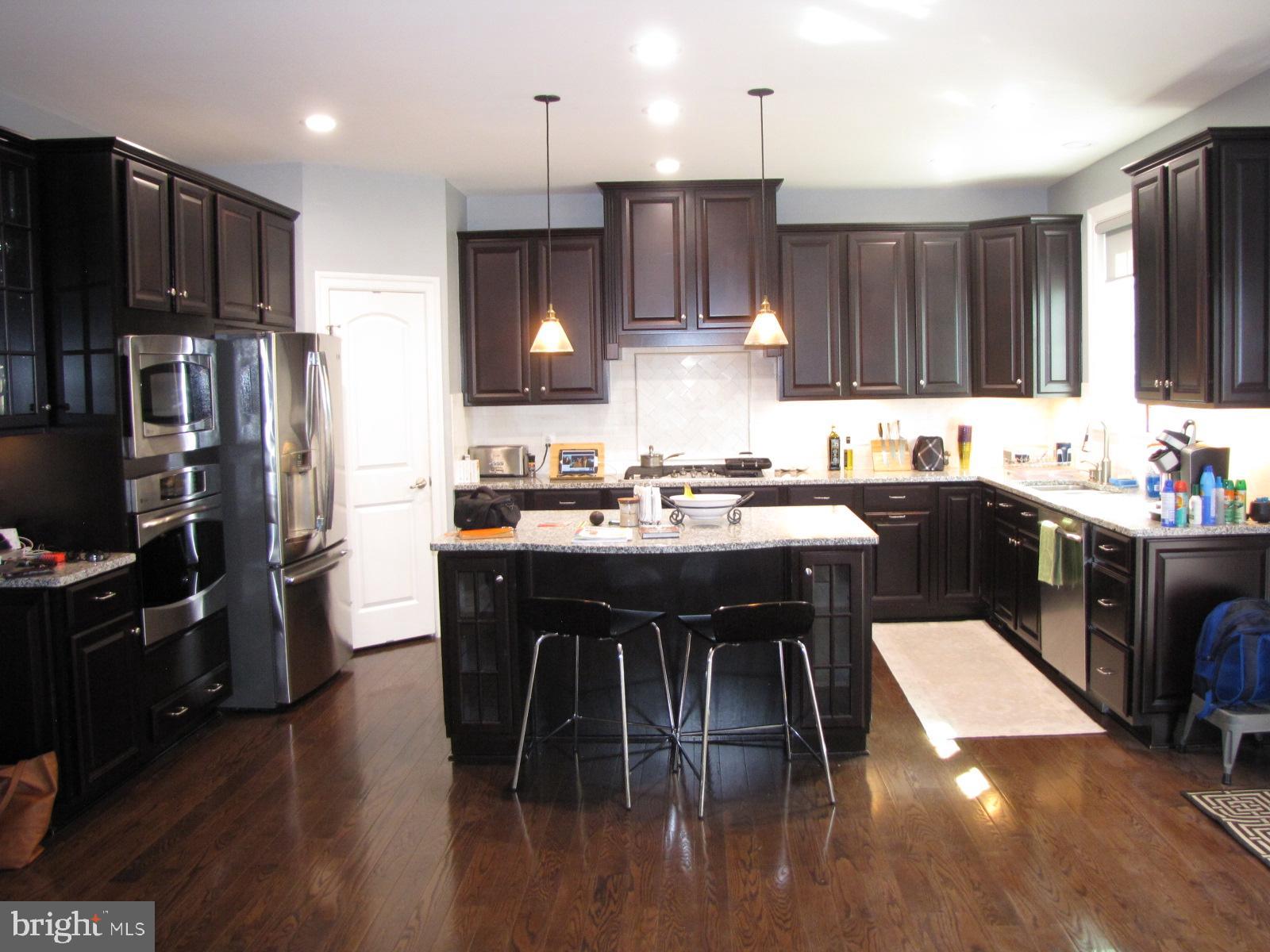 BURGUNDY WOODS - Residential Lease