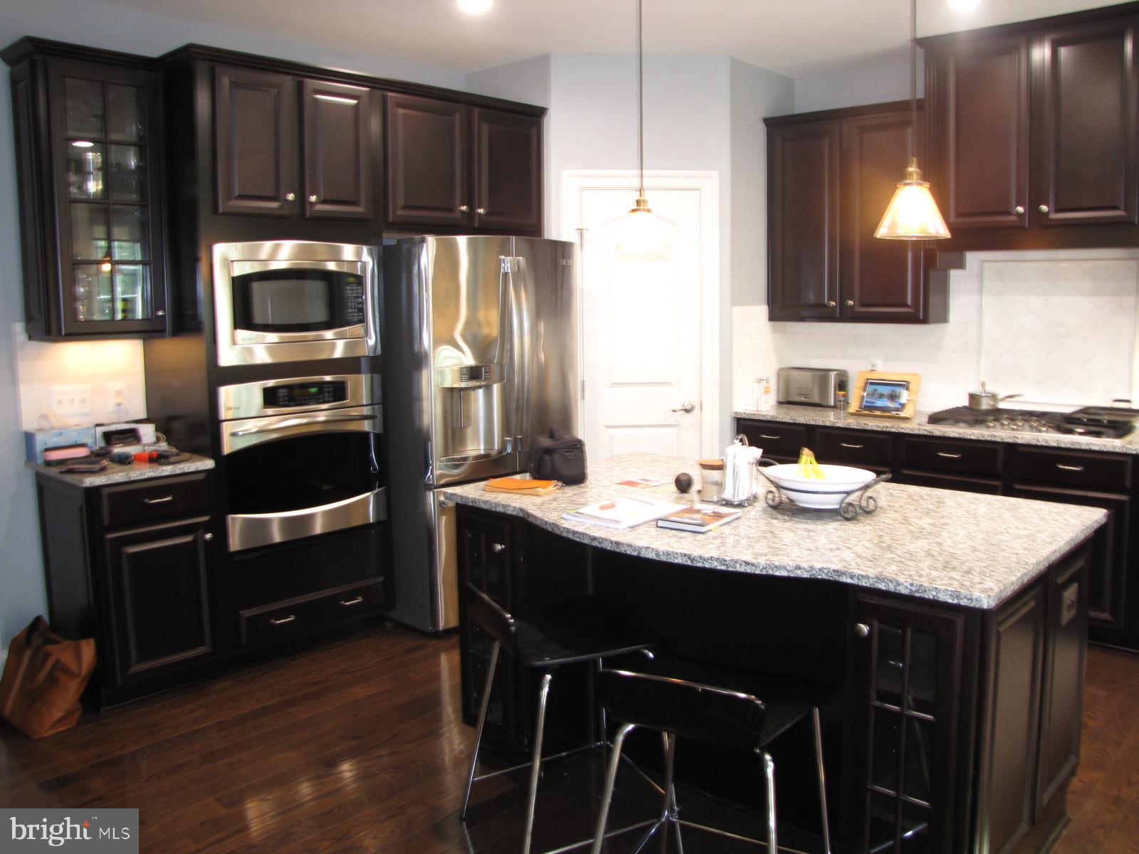 BURGUNDY WOODS - Residential Lease