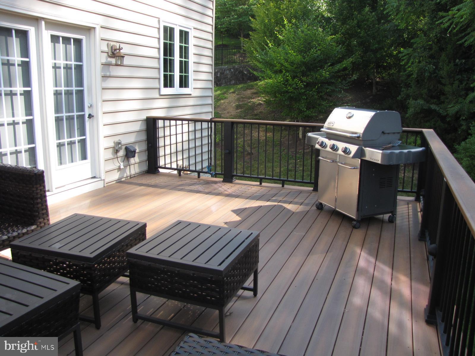 BURGUNDY WOODS - Residential Lease