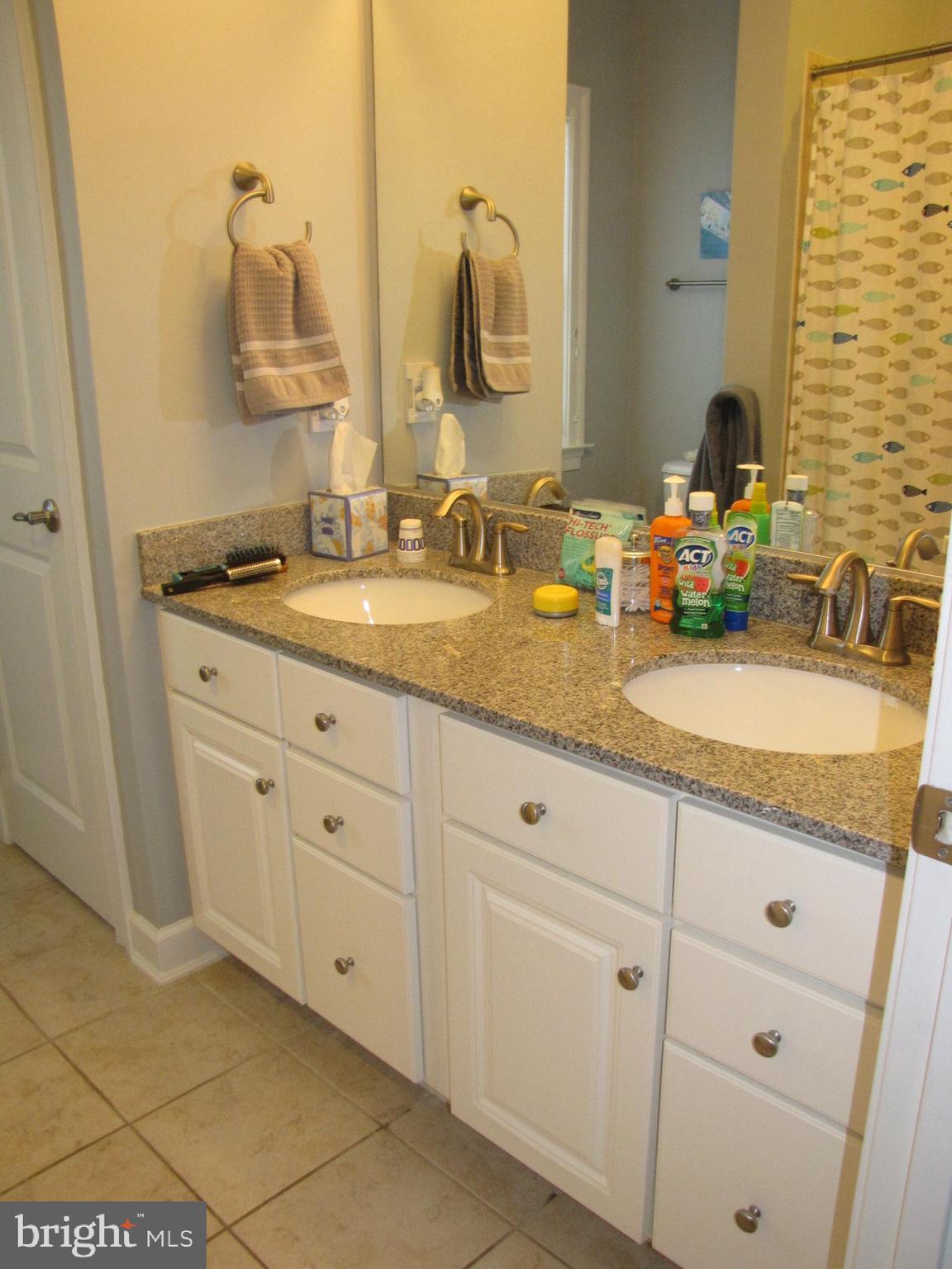 BURGUNDY WOODS - Residential Lease