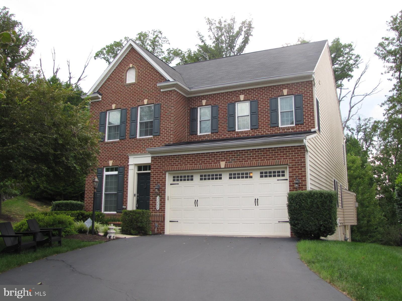 BURGUNDY WOODS - Residential Lease