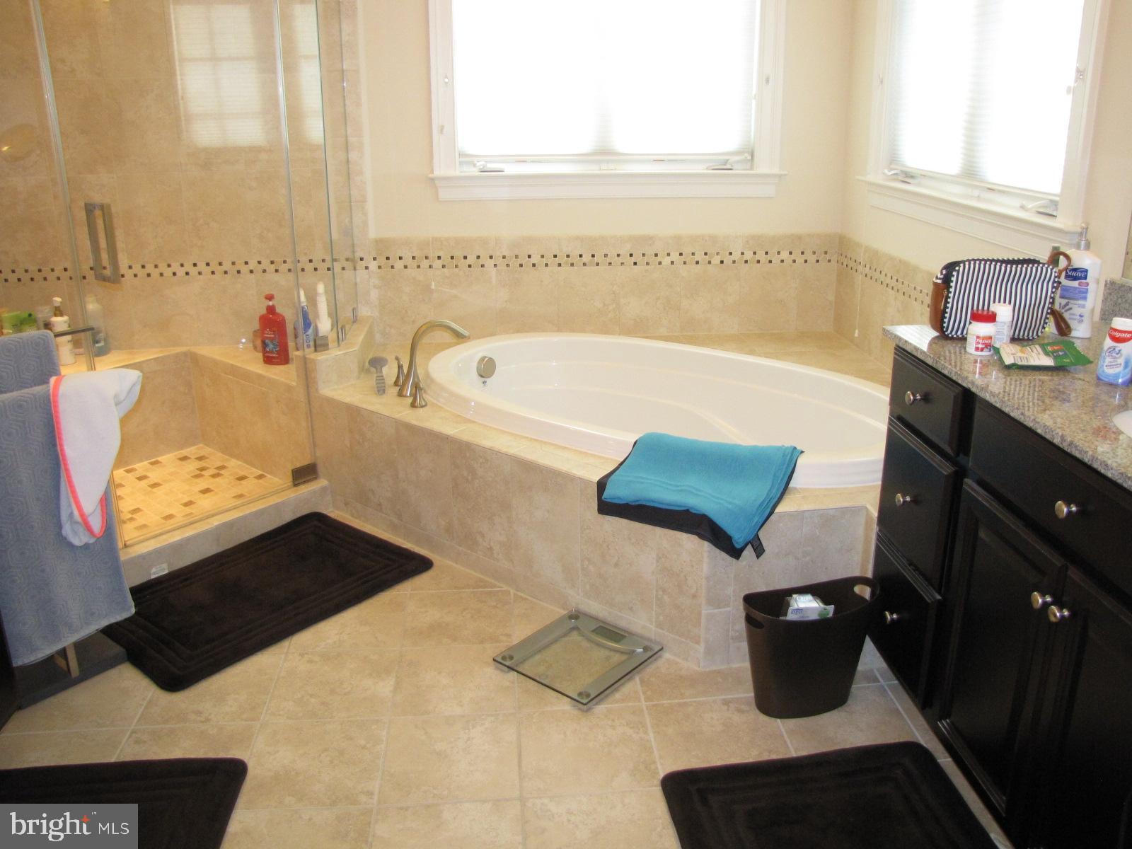 BURGUNDY WOODS - Residential Lease