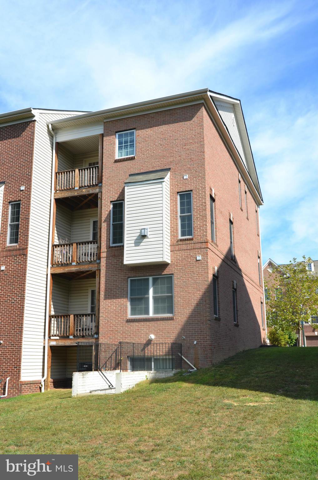 ST CHARLES SUB - SHEFFIELD - Residential Lease