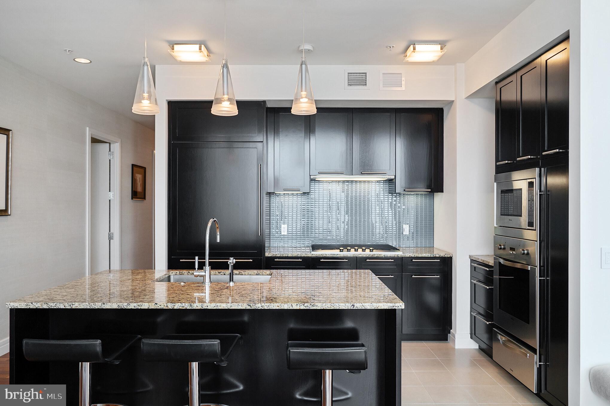 AVENUE OF THE ARTS - Residential