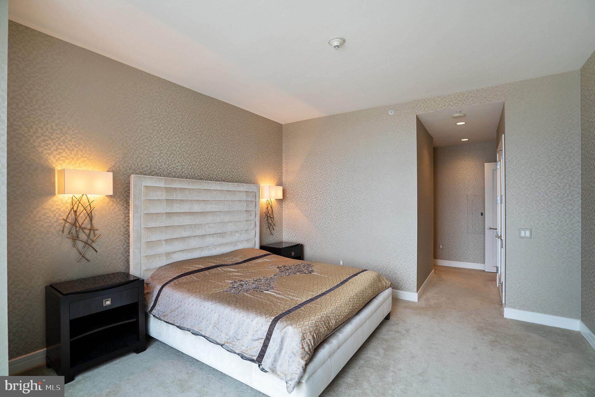 AVENUE OF THE ARTS - Residential