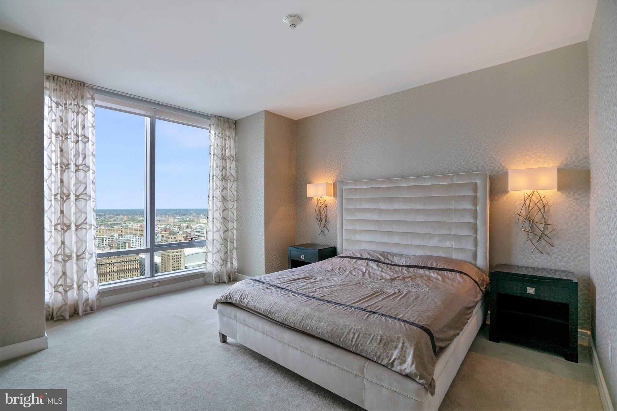 AVENUE OF THE ARTS - Residential