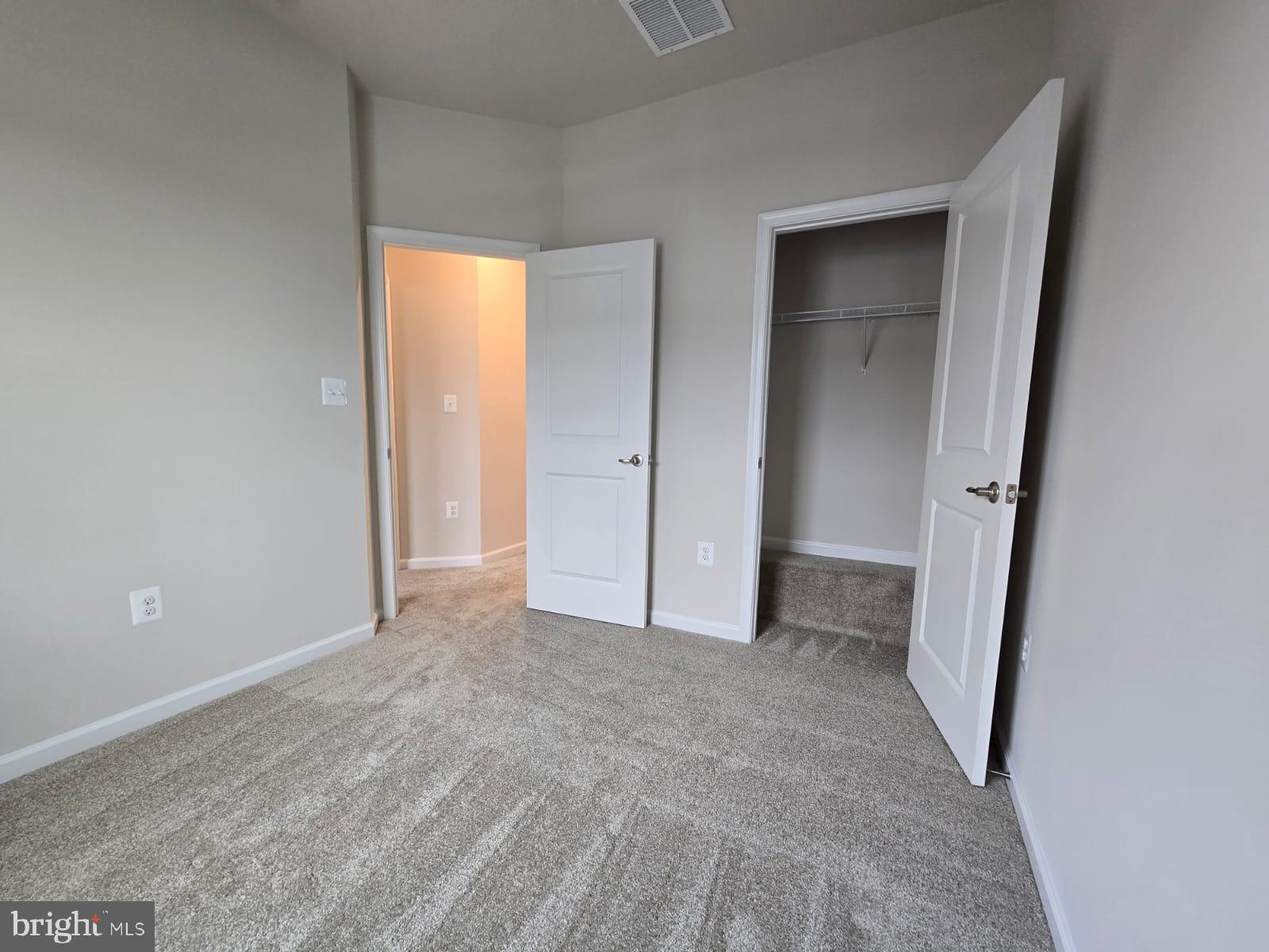 ALEXANDER'S CROSSING - Residential Lease