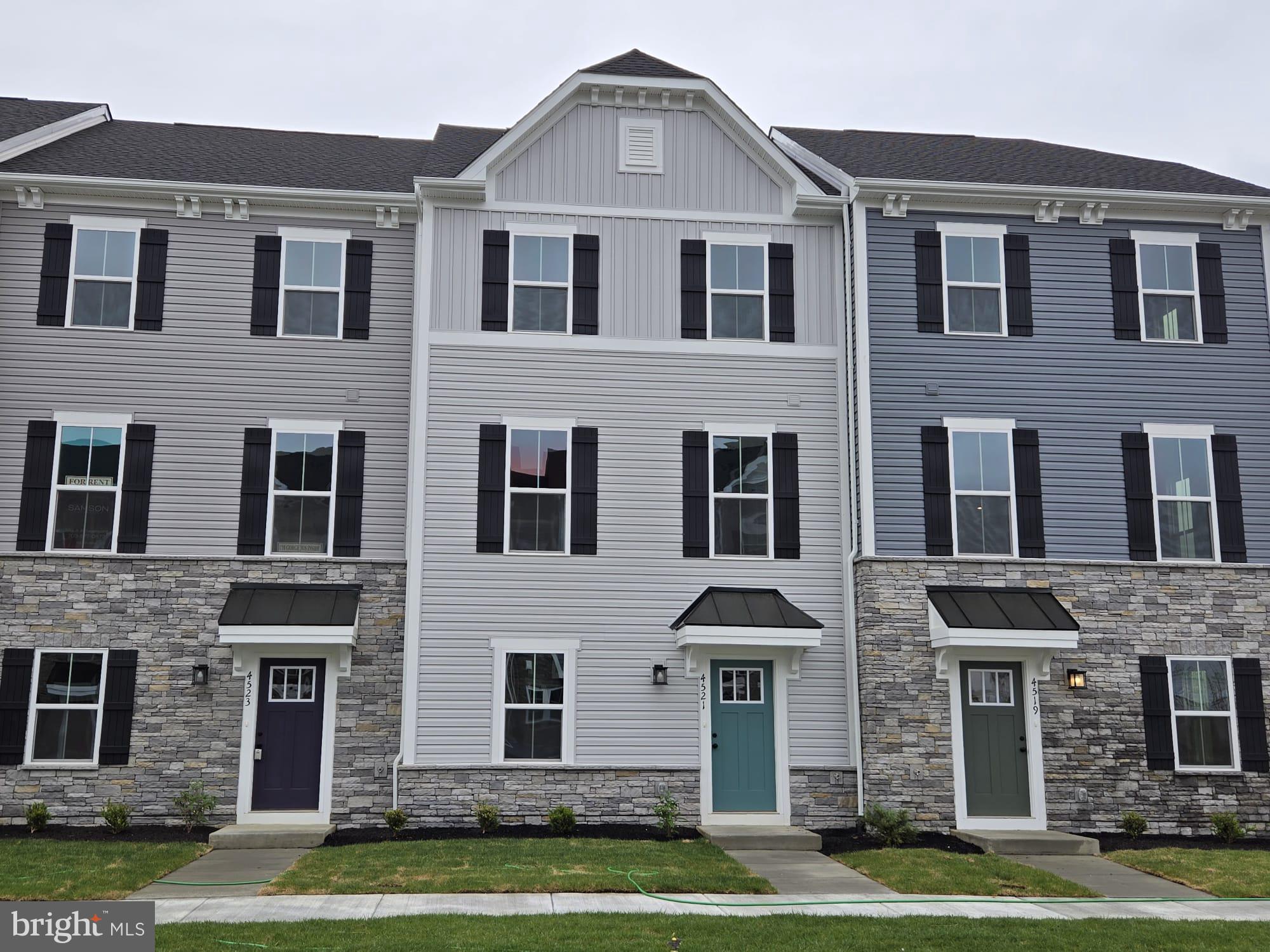 ALEXANDER'S CROSSING - Residential Lease