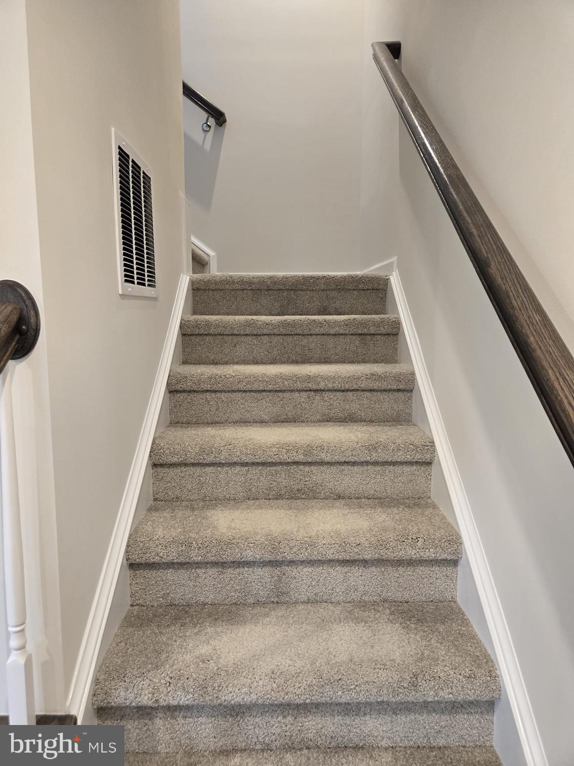 ALEXANDER'S CROSSING - Residential Lease