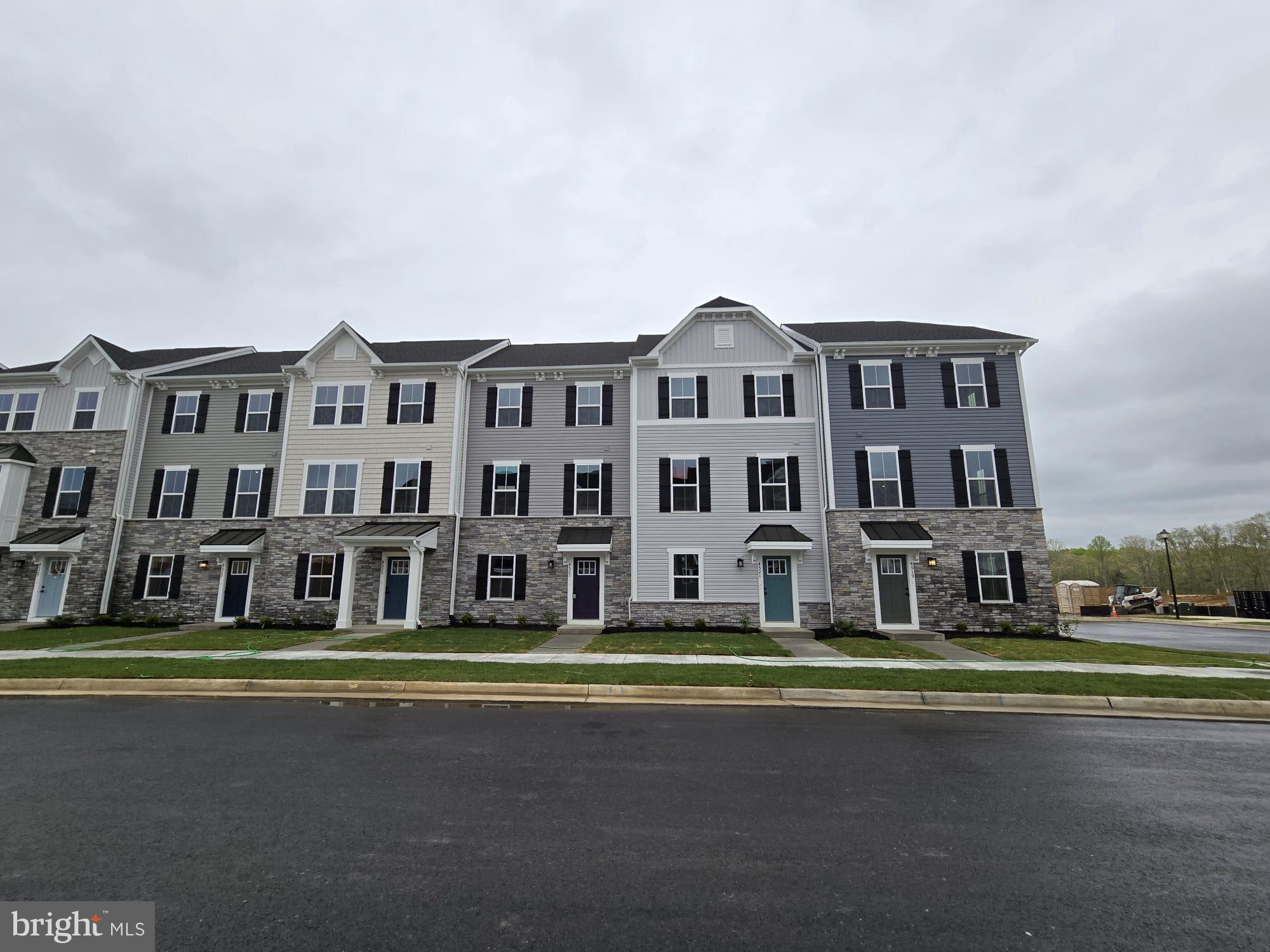 ALEXANDER'S CROSSING - Residential Lease