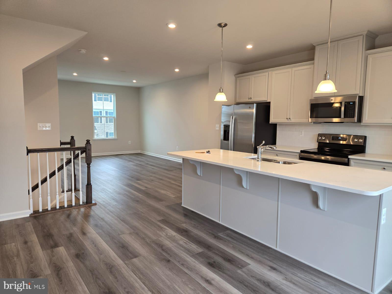 ALEXANDER'S CROSSING - Residential Lease